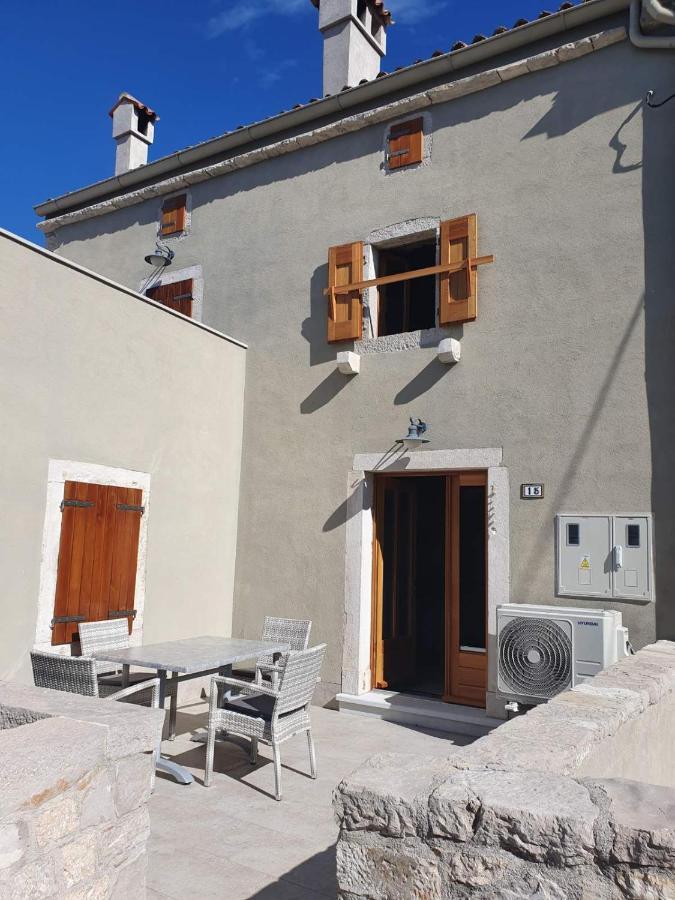 House Tuna Ustrine Extérieur photo