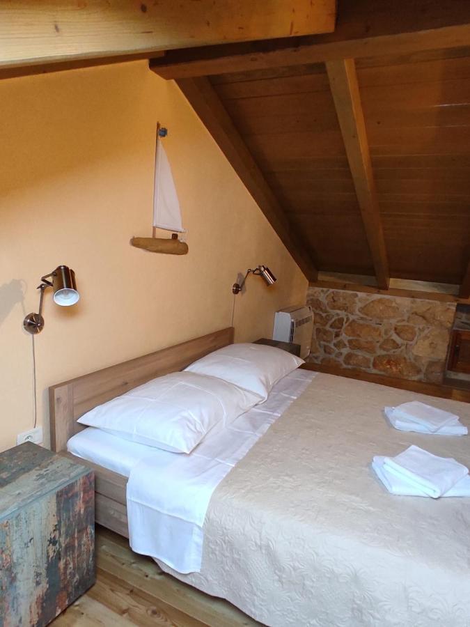 House Tuna Ustrine Extérieur photo